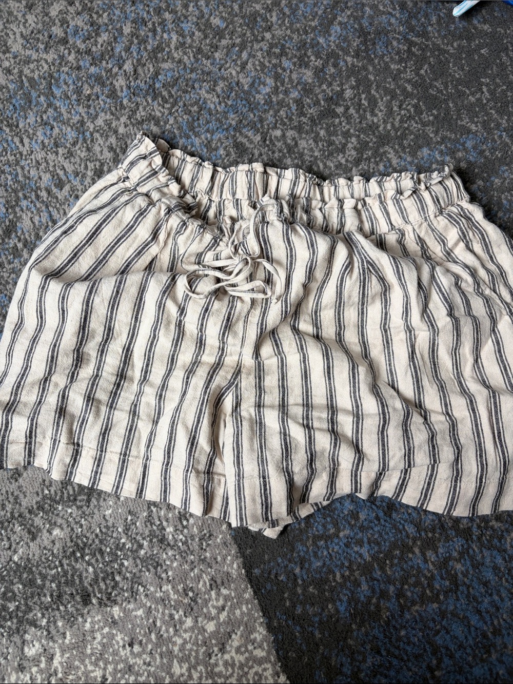 Time and Tru Cream and Black Striped High Waist Drawstring Shorts14/16